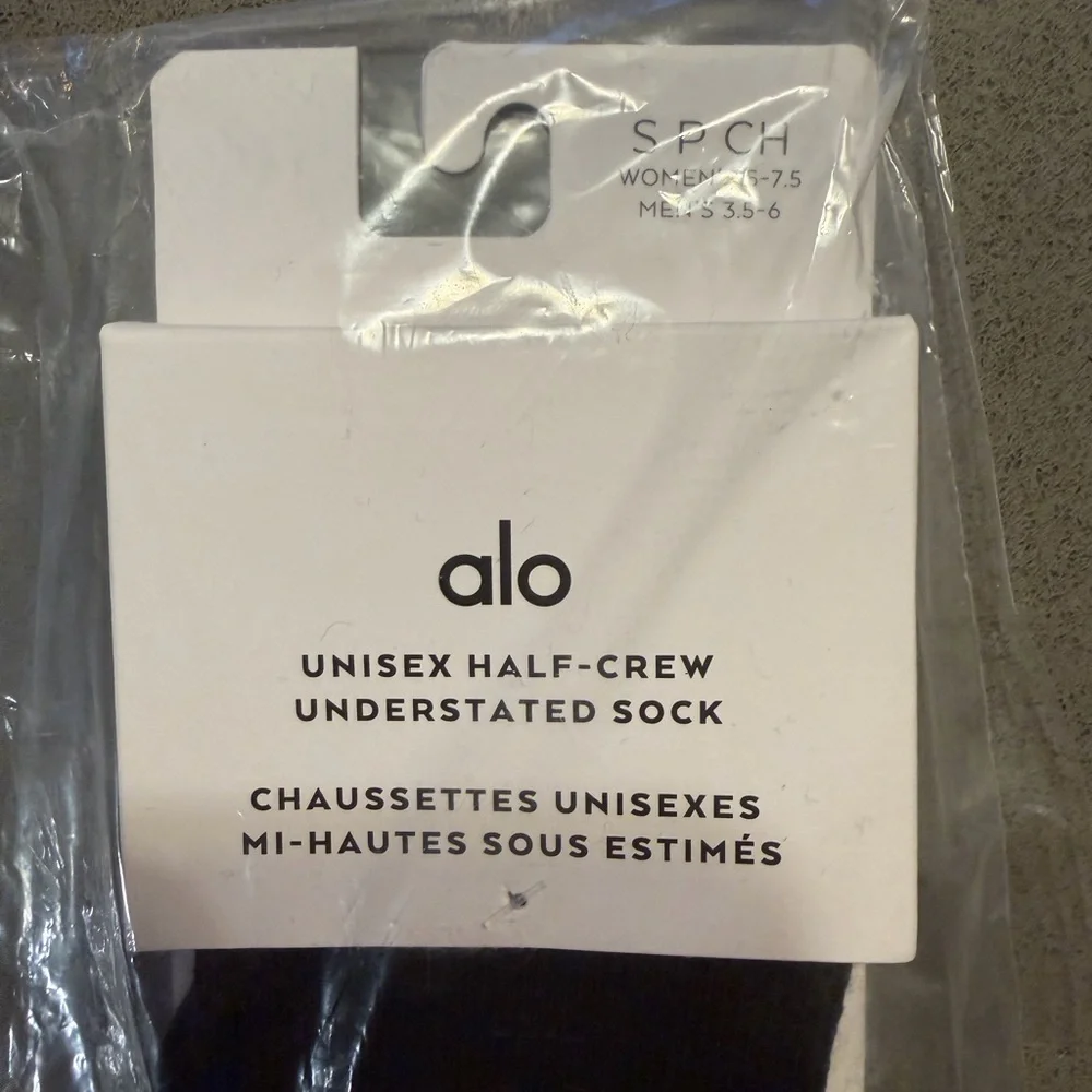Alo Yoga Unisex Half Crew Socks Black Small Athletic Ribbed Crew Sock NWT